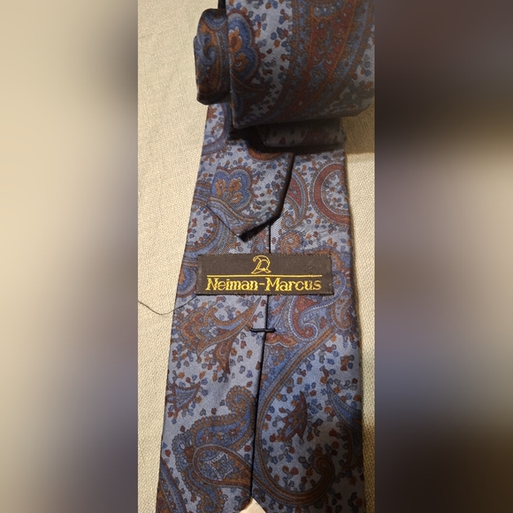 Vintage Neiman marcus paisley mens silk tie luxury executive festival bussines - Picture 2 of 3